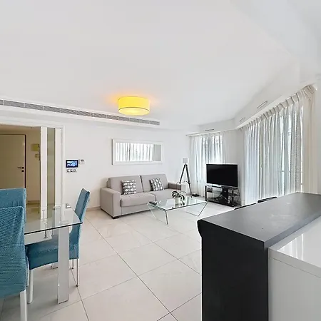 7 Croisette Apartment